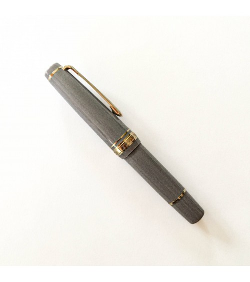 Stylo-plume Sailor PG Slim Mini Gold Ayur Grey, bec or 14 carats MF, à L’Ecritoire design, Lausanne