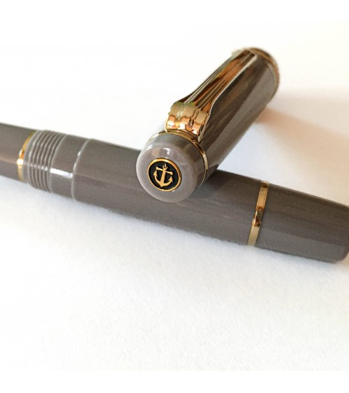 Stylo-plume Sailor PG Slim Mini Gold Ayur Grey, bec or 14 carats MF, à L’Ecritoire design, Lausanne