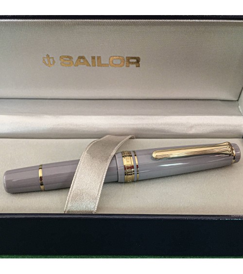 Stylo-plume Sailor PG Slim Mini Gold Ayur Grey, bec or 14 carats MF, à L’Ecritoire design, Lausanne