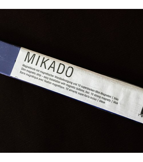 Bande métallique bleu roi Mikado pour aimants de Trendform, 3 x 80 cm. 10 super mini aimants inclus