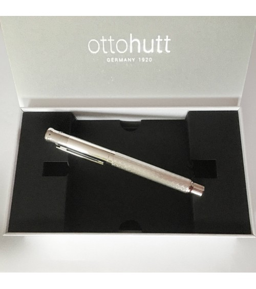 Stylo-plume Otto Hutt design 04 princess cut, sterling silver, plume acier bicolore largeur M