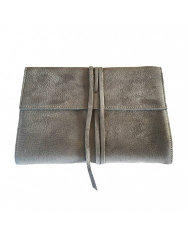 Carnet PA rechargeable cuir nubuck gris, lacet cuir de fermeture, 
288 pages blanches format A6.
