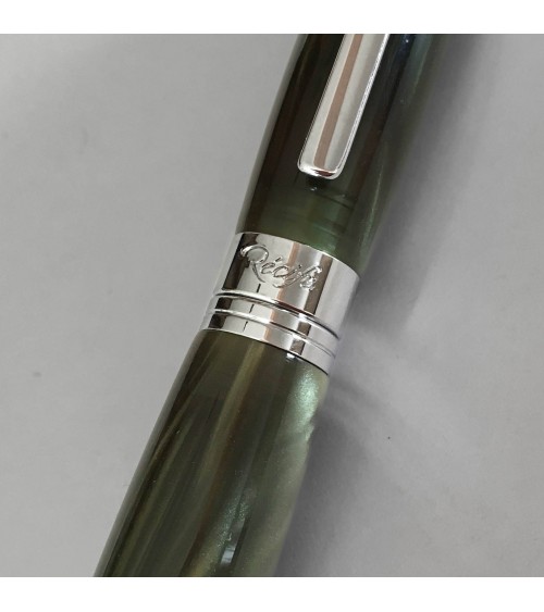 Stylo-plume Récife Baoshi Soyouz Jade (tons vert bouteille-gris clairs et foncés, effet chatoyant), plume en acier largeur B