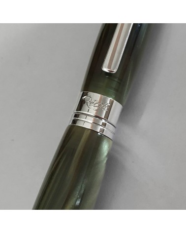 Stylo-plume Récife Baoshi Soyouz Jade (tons vert bouteille-gris clairs et foncés, effet chatoyant), plume en acier largeur B