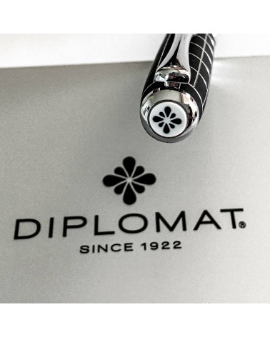 Stylo-plume Diplomat Excellence A+ Rhomb, bec (plume) acier B, M, ou F, fabriqué en Allemagne.