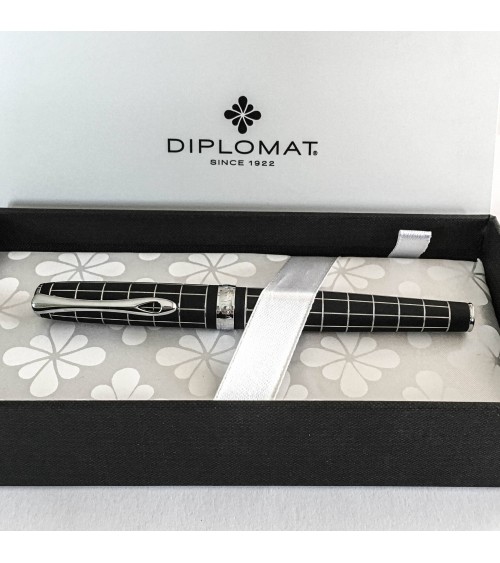 Stylo-plume Diplomat Excellence A+ Rhomb, bec (plume) acier B, M, ou F, fabriqué en Allemagne.