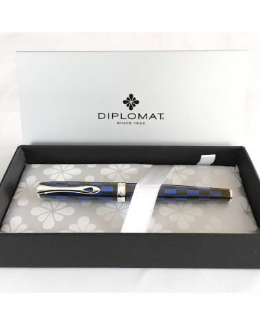 Stylo-plume Diplomat Excellence A+ Rome Noir-Bleu, bec (plume) acier B, M, ou F, fabriqué en Allemagne.