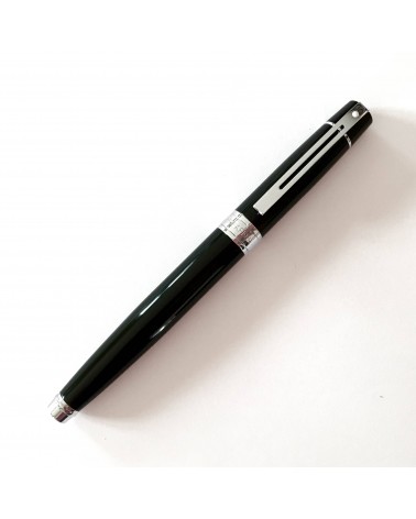 Roller Sheaffer 300 Glossy Black, attributs chromés, avec le point blanc caractéristique de la marque