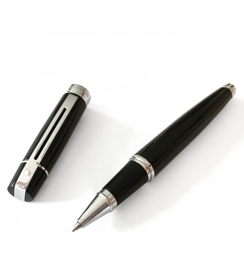 Roller Sheaffer 300 Glossy Black, attributs chromés, avec le point blanc caractéristique de la marque