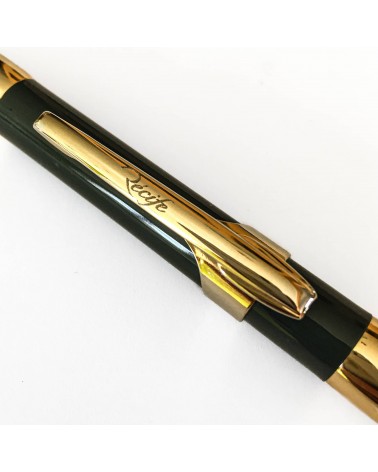 Stylo-bille Récife Riviera Shakin Gold Edition Anthracite qui s’ouvre et se ferme d’une simple secousse du poignet