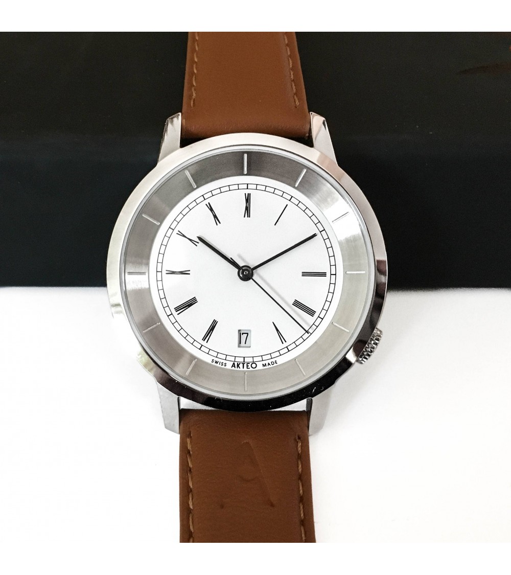 Montre AKTEO Roma Dato 38 Blanc-Acier inox, bracelet cuir cognac