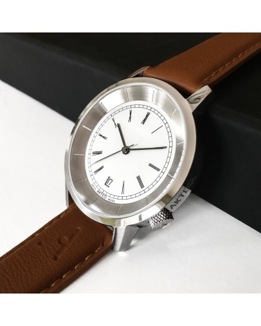 Montre AKTEO Roma Dato 38 Blanc-Acier inox, bracelet cuir cognac