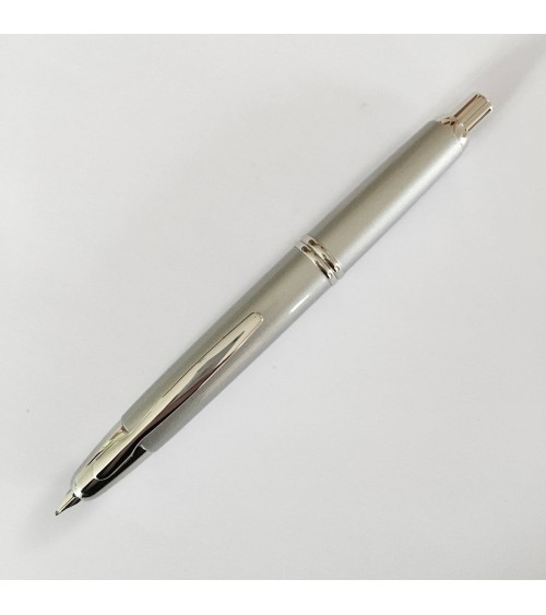 Stylo-plume Pilot Capless acier laqué couleur Argent