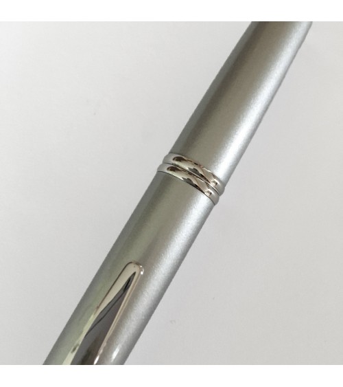 Stylo-plume Pilot Capless acier laqué couleur Argent