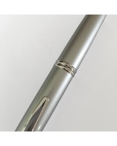 Stylo-plume Pilot Capless acier laqué couleur Argent