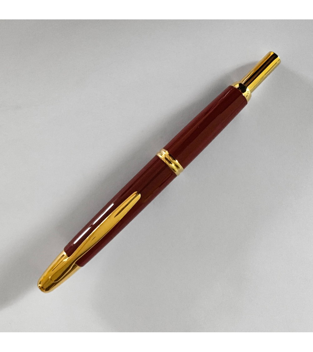 Stylo-plume Pilot Capless Bordeaux, attributs dorés