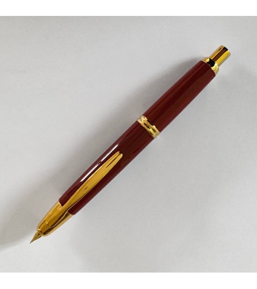 Stylo-plume Pilot Capless Bordeaux, attributs dorés