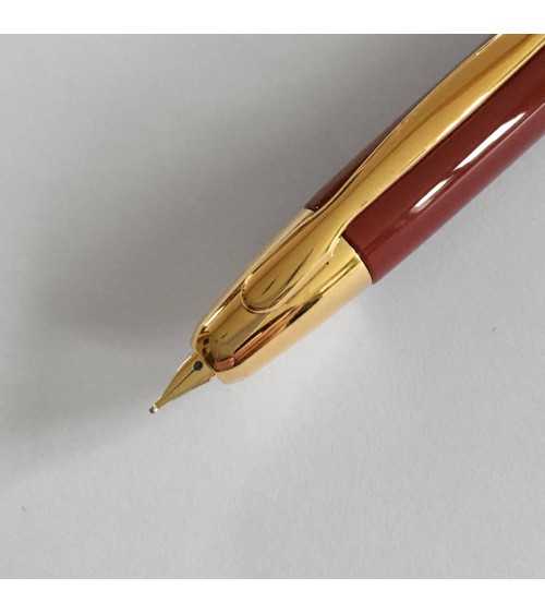 Stylo-plume Pilot Capless Bordeaux, attributs dorés