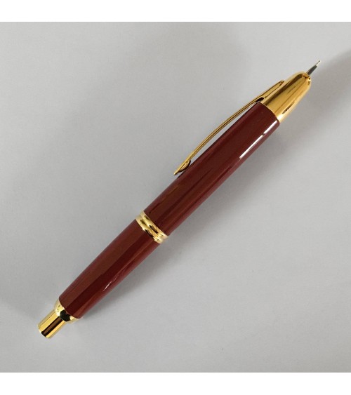 Stylo-plume Pilot Capless Bordeaux, attributs dorés