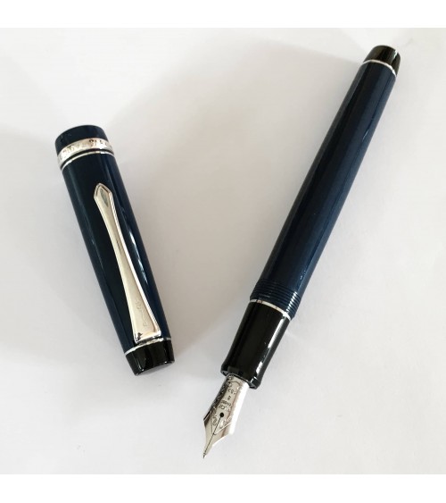 Stylo-plume Pilot Custom Heritage Bleu, résine bleue, plume or 14 carats largeur M ou B