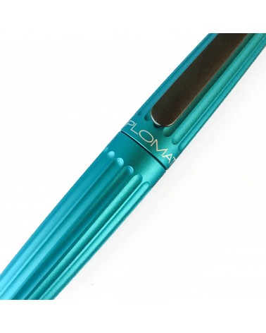 Stylo-bille Diplomat Aero Turquoise, attributs noir mat