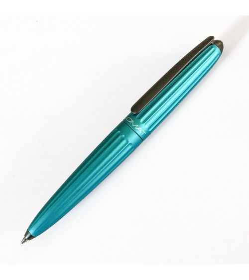 Stylo-bille Diplomat Aero Turquoise, attributs noir mat