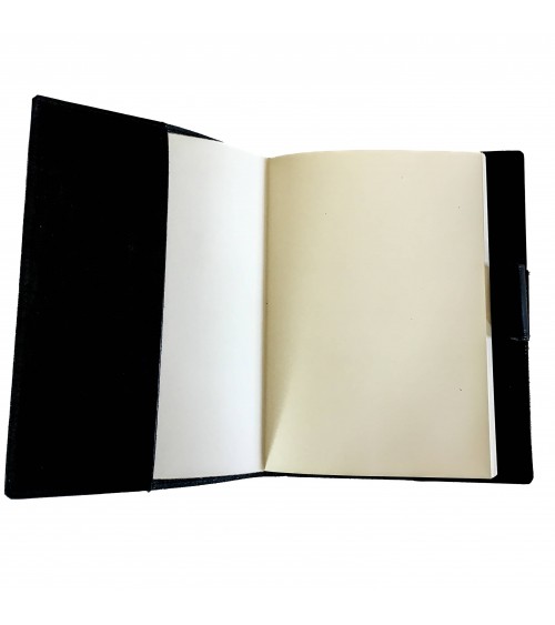 Carnet PA rechargeable cuir noir avec boucle pour stylo, 288 pages blanches 14,8 x 21 cm.