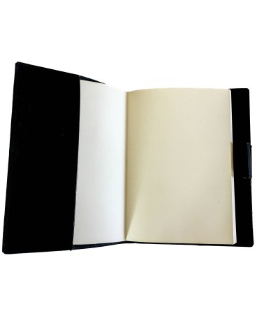 Carnet PA rechargeable cuir noir avec boucle pour stylo, 288 pages blanches 14,8 x 21 cm.