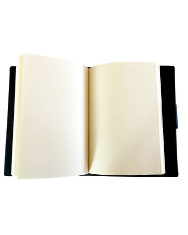 Carnet PA rechargeable cuir noir avec boucle pour stylo, 288 pages blanches 14,8 x 21 cm.