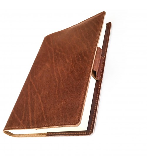 Carnet PA rechargeable cuir cognac avec boucle pour stylo, 288 pages blanches 14,8 x 21 cm.