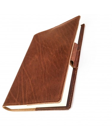 Carnet PA rechargeable cuir cognac avec boucle pour stylo, 288 pages blanches 14,8 x 21 cm.