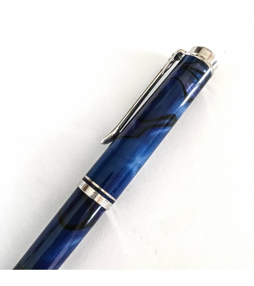 Stylo-bille Pelikan Souverän K805 Blue Dunes, attributs finition palladium