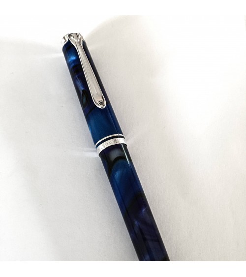 Stylo-bille Pelikan Souverän K805 Blue Dunes, attributs finition palladium