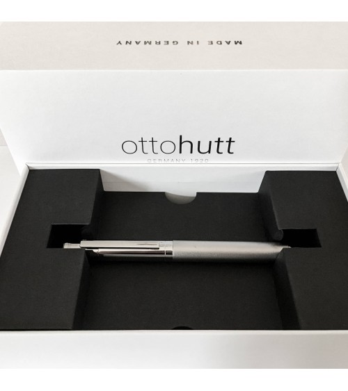 Stylo-plume Otto Hutt D04 Ruthenium, plume or bicolore 18 carats, largeur M