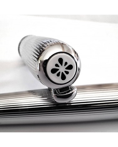 Stylo-plume Diplomat Excellence A2 Guilloché chrome, fabriqué en Allemagne