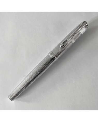 Stylo-plume Diplomat Excellence A2 Guilloché chrome, fabriqué en Allemagne