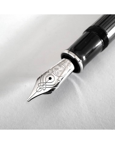 Stylo-plume à piston Pelikan Souverän 805 Stresemann, plume or 18 carats rhodié