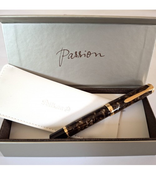 Stylo-plume à piston Pelikan 1000 Renaissance, plume or 18 carats