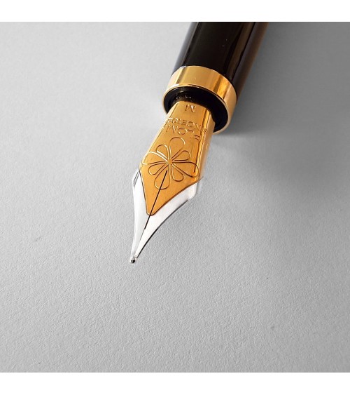 Stylo-plume Diplomat XO bordeaux, série limitée à 265 exemplaires