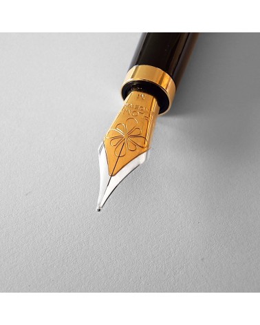 Stylo-plume Diplomat XO bordeaux, série limitée à 265 exemplaires