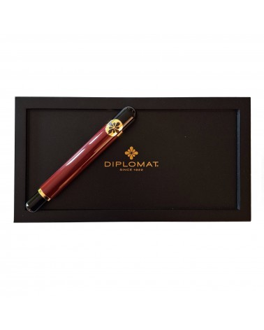 Stylo-plume Diplomat XO bordeaux, série limitée à 265 exemplaires
