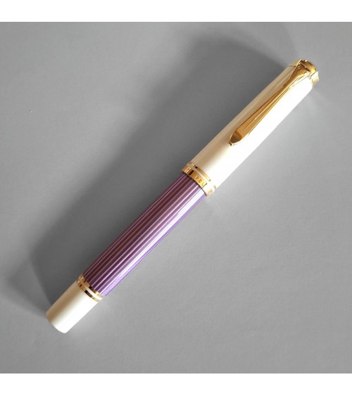 Stylo-plume à piston Pelikan Souverän 600 Violet White, édition spéciale, plume bicolore or 14 carats rhodié