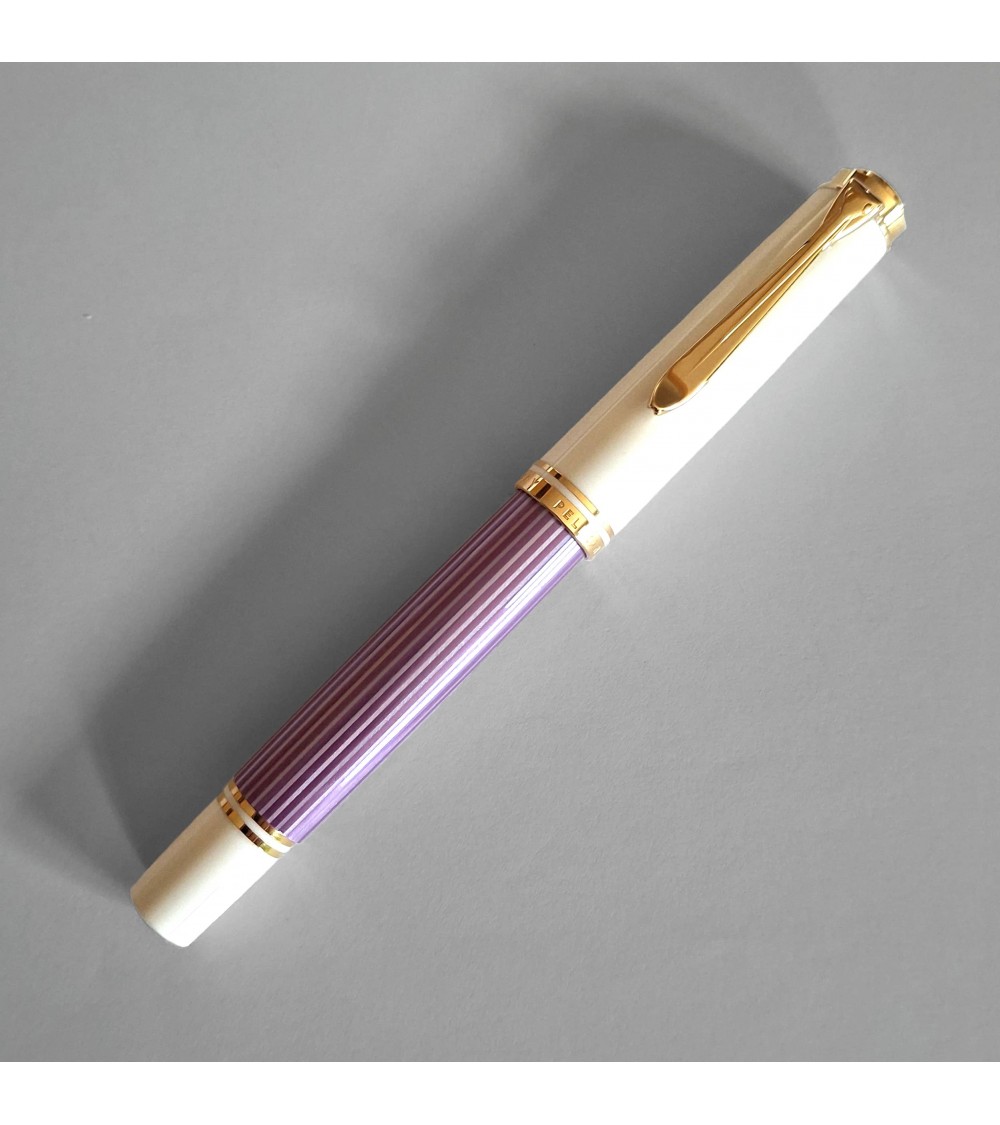 Stylo-plume à piston Pelikan Souverän 600 Violet White, édition spéciale, plume bicolore or 14 carats rhodié