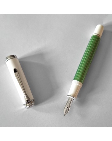 Stylo-plume à piston Pelikan Souverän 605 Green White plume or 14 carats rhodié