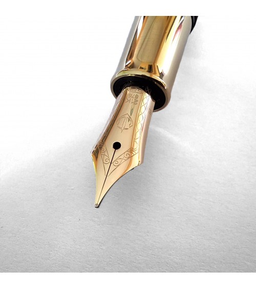 Stylo-plume Sailor Cylint Niigata Shikki Oborogin, métal laqué style ishime-nuri, gris-taupe foncé