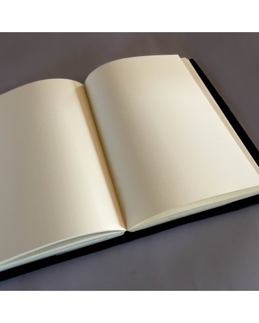 Carnet PA rechargeable cuir Nubuck noir, lacet cuir de fermeture, 
288 pages blanches, format A5
