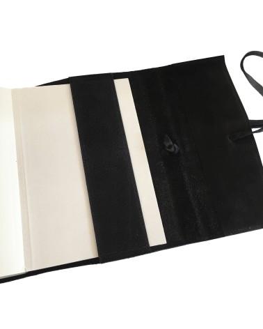 Carnet PA rechargeable cuir Nubuck noir, lacet cuir de fermeture, 
288 pages blanches, format A5