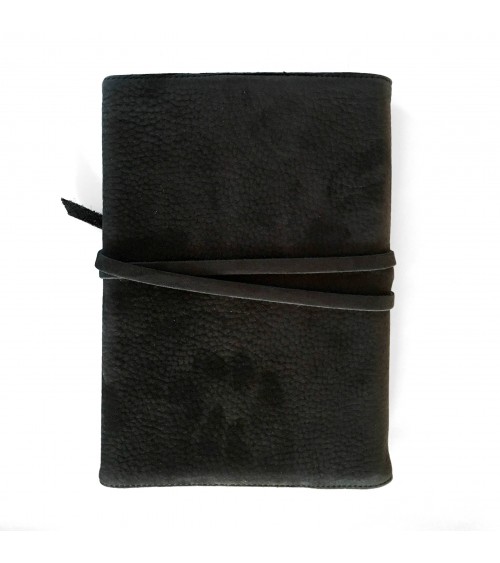 Carnet PA rechargeable cuir Nubuck noir, lacet cuir de fermeture, 
288 pages blanches, format A5
