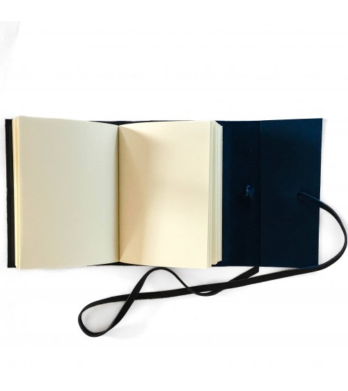 Carnet PA rechargeable cuir Nubuck bleu nuit, lacet cuir de fermeture, 288 pages blanches format A5.
