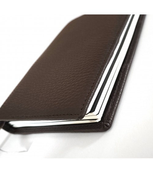 Carnet X47 rechargeable, cuir brun foncé, format A6, contient 4 carnets